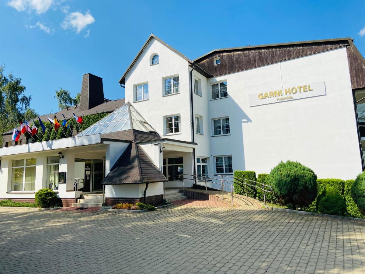 Garni Hotel Pyramida ヘプ エクステリア 写真